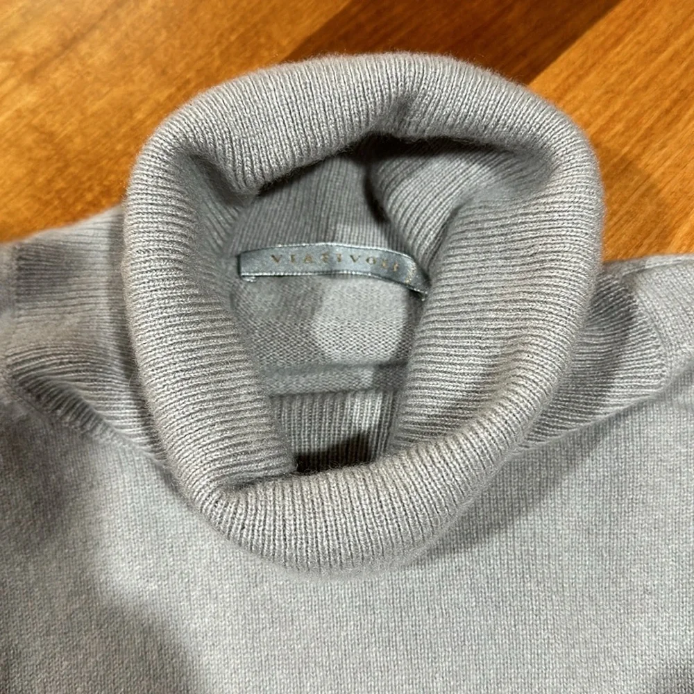 Italian cashmere turtleneck sweater - Picture 2 of 4